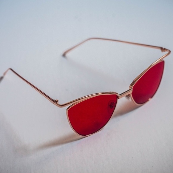 Red sunglasses 🕶 - Picture 2 of 4